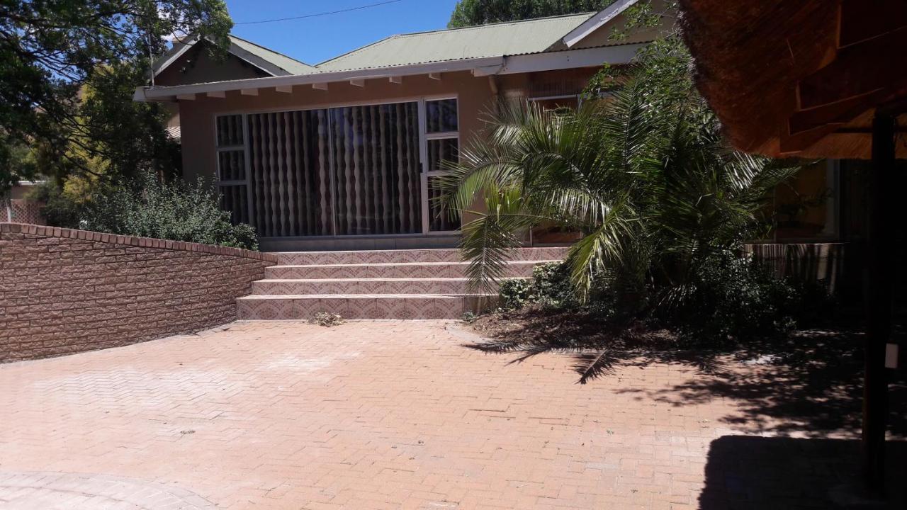 Beverly Corner Lodge Matatiele Exterior foto